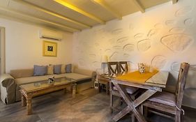Lavish Suites