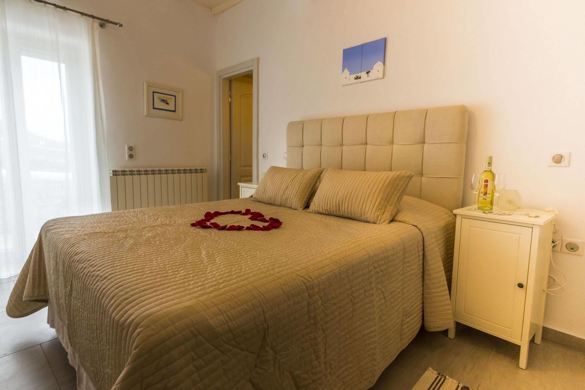 Lavish Suites Agios Ioannis Diakoftis Εξωτερικό φωτογραφία